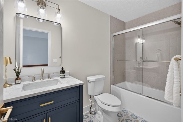 722 Jaycox Road, Avon Lake, OH 44012