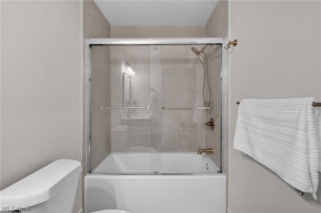 722 Jaycox Road, Avon Lake, OH 44012