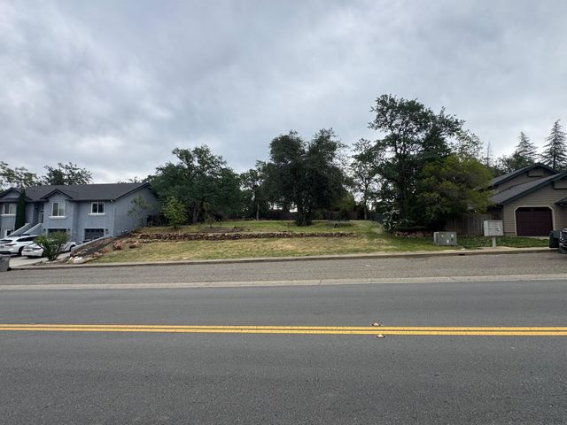 1433 Lakeside Drive, Redding, CA 96001