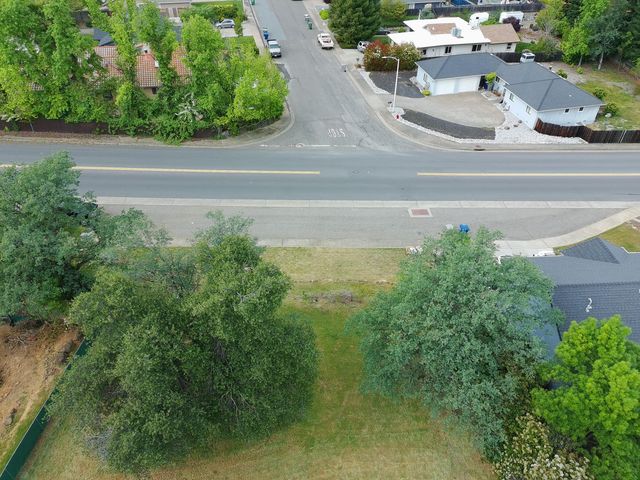 1433 Lakeside Drive, Redding, CA 96001