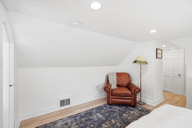 15 Gilmore St, Weymouth, MA 02191