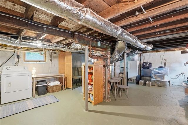 15 Gilmore St, Weymouth, MA 02191