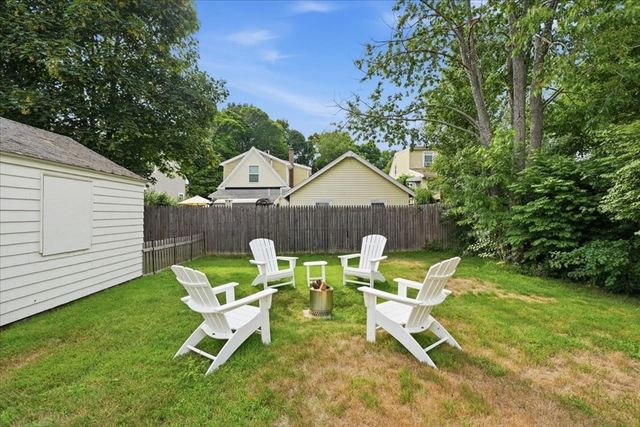 15 Gilmore St, Weymouth, MA 02191
