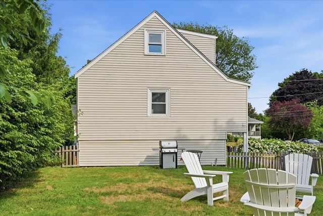 15 Gilmore St, Weymouth, MA 02191