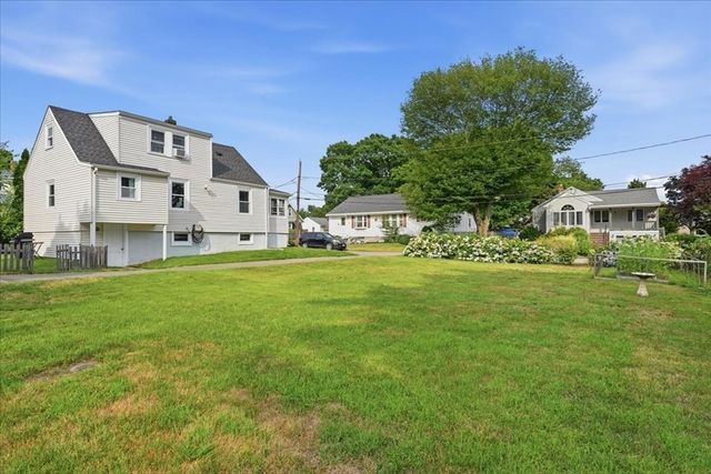 15 Gilmore St, Weymouth, MA 02191