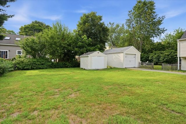15 Gilmore St, Weymouth, MA 02191