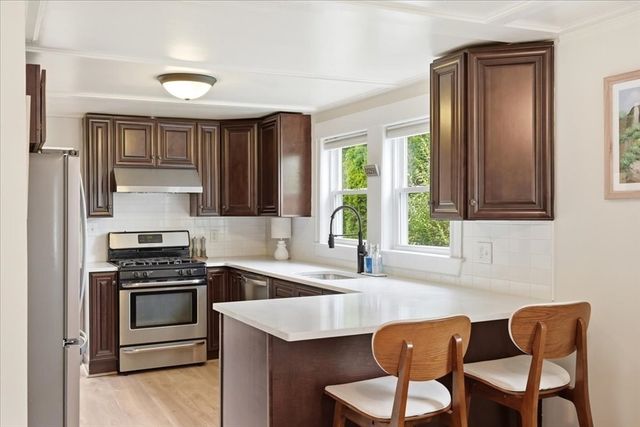 15 Gilmore St, Weymouth, MA 02191