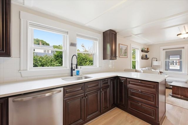 15 Gilmore St, Weymouth, MA 02191