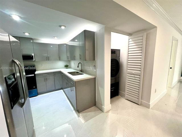 7825 Miller Drive C211, Miami, FL 33155