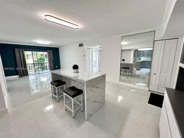 7825 Miller Drive C211, Miami, FL 33155