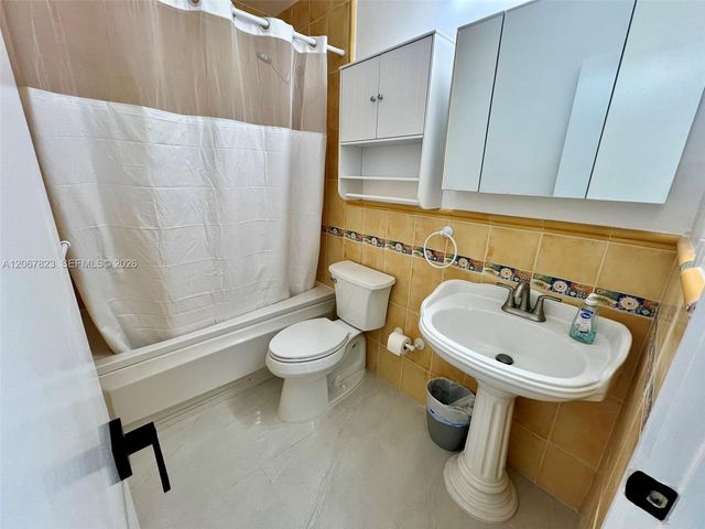 7825 Miller Drive C211, Miami, FL 33155