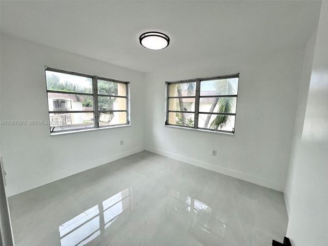 7825 Miller Drive C211, Miami, FL 33155