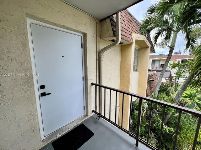 7825 Miller Drive C211, Miami, FL 33155