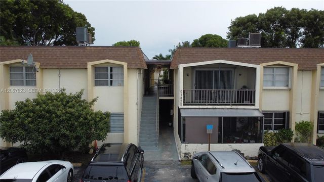 7825 Miller Drive C211, Miami, FL 33155