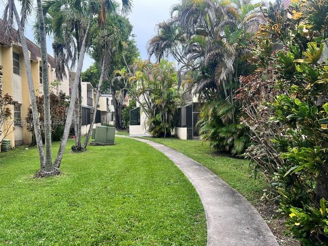 7825 Miller Drive C211, Miami, FL 33155