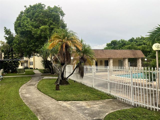 7825 Miller Drive C211, Miami, FL 33155