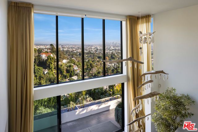 8080 Laurel View Drive, Los Angeles, CA 90069