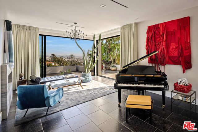 8080 Laurel View Drive, Los Angeles, CA 90069