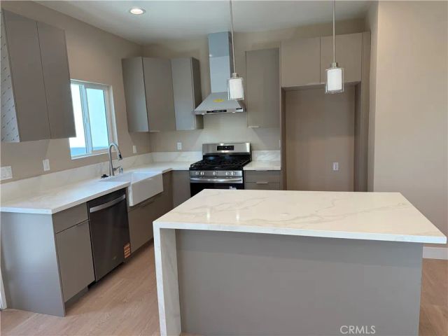 1072 N Vinedo Avenue, Pasadena, CA 91107