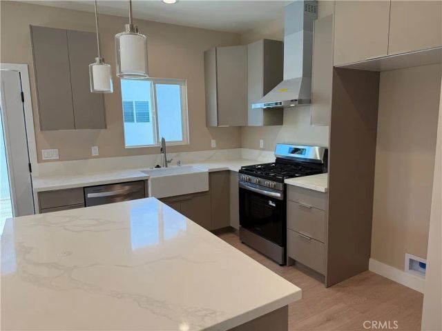 1072 N Vinedo Avenue, Pasadena, CA 91107