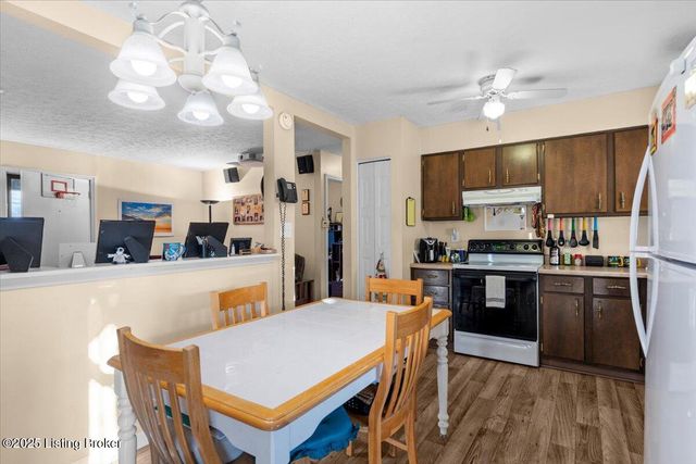 3702 Hillview Blvd, Louisville, KY 40229