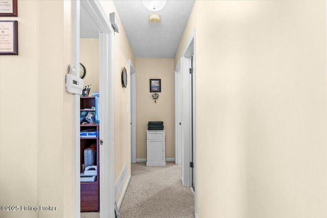 3702 Hillview Blvd, Louisville, KY 40229