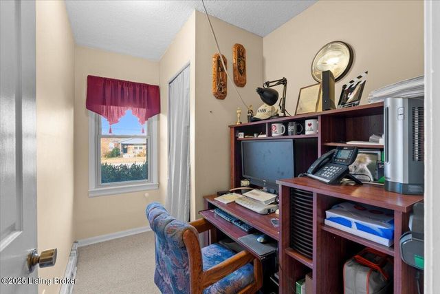 3702 Hillview Blvd, Louisville, KY 40229