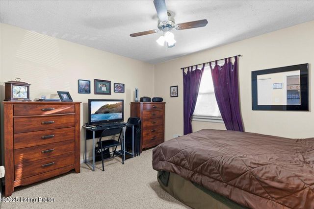 3702 Hillview Blvd, Louisville, KY 40229