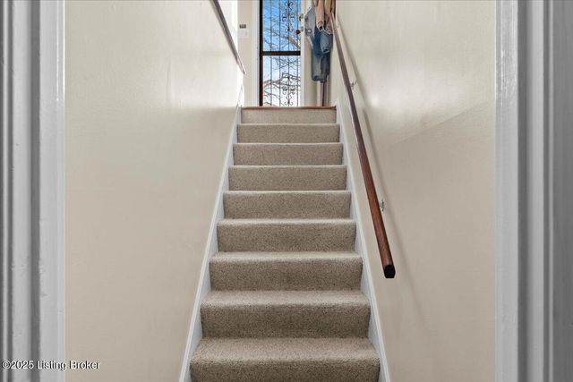 3702 Hillview Blvd, Louisville, KY 40229