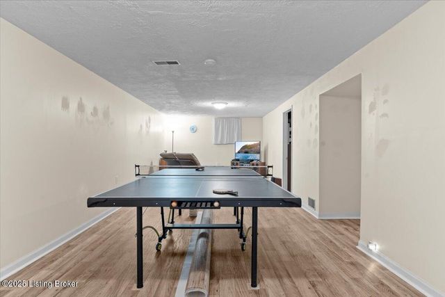 3702 Hillview Blvd, Louisville, KY 40229