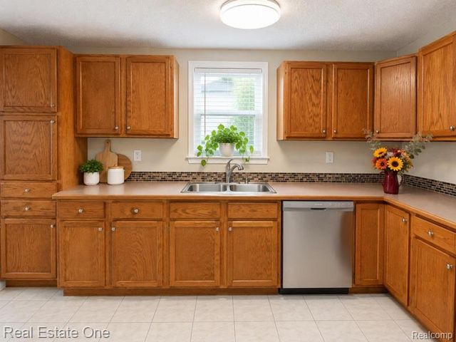 21218 Woodward Street, Clinton Charter Township, MI 48035