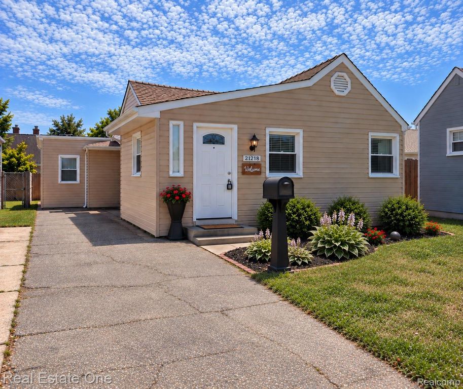 21218 Woodward Street, Clinton Charter Township, MI 48035