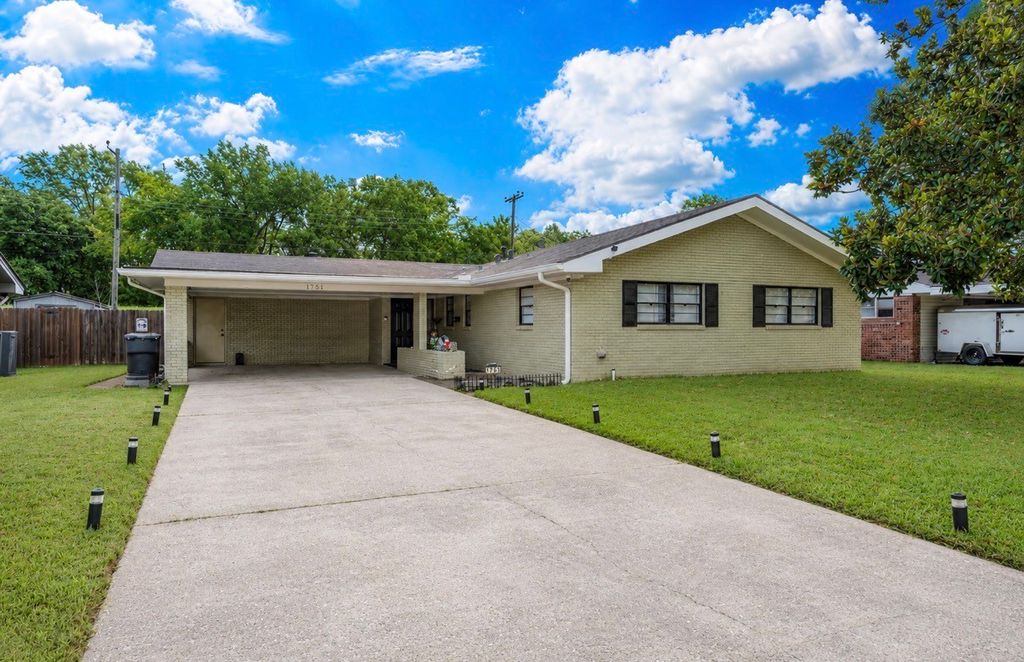 1751 Bayou Drive, Shreveport, LA 71105