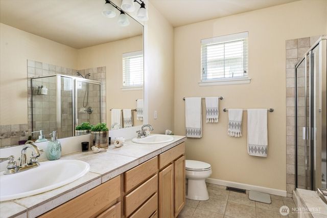 1402 Starview Court, Freeland, WA 98249