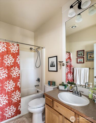 1402 Starview Court, Freeland, WA 98249