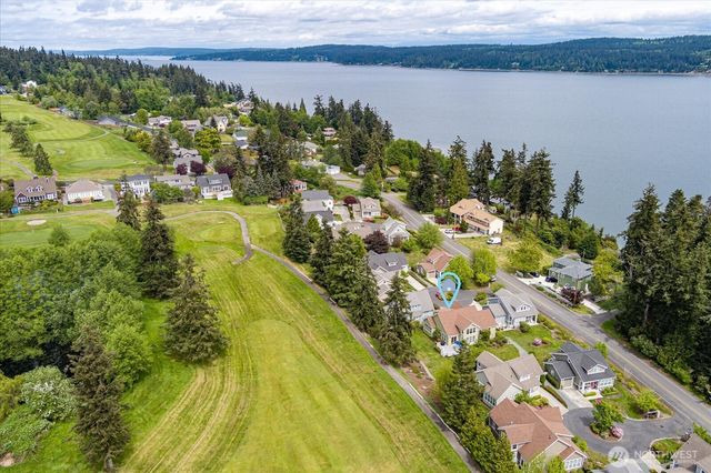 1402 Starview Court, Freeland, WA 98249