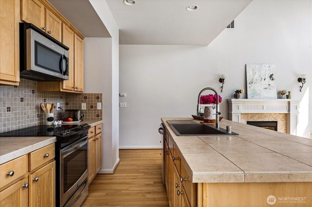 1402 Starview Court, Freeland, WA 98249