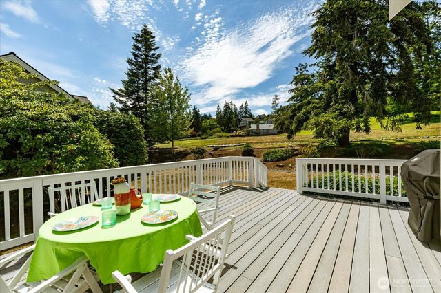 1402 Starview Court, Freeland, WA 98249