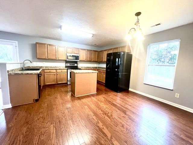 704 Blossom Hill Ct, Smyrna, TN 37167