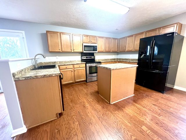 704 Blossom Hill Ct, Smyrna, TN 37167