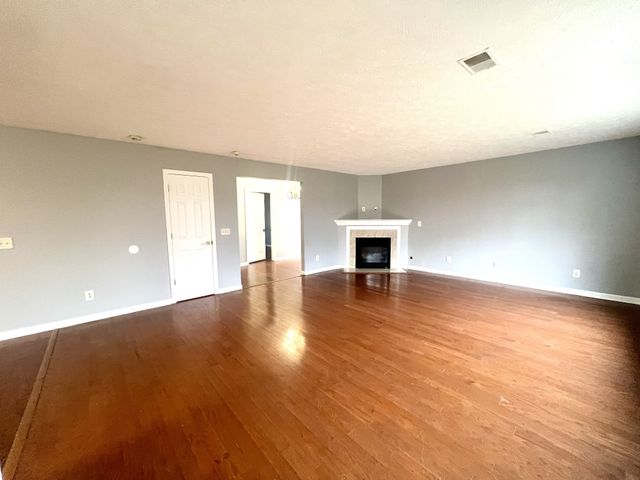 704 Blossom Hill Ct, Smyrna, TN 37167