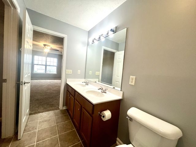 704 Blossom Hill Ct, Smyrna, TN 37167