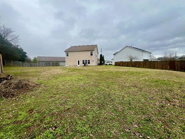 704 Blossom Hill Ct, Smyrna, TN 37167