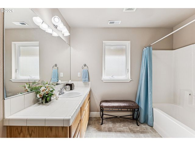 13128 Sw MACBETH Dr, Portland, OR 97224