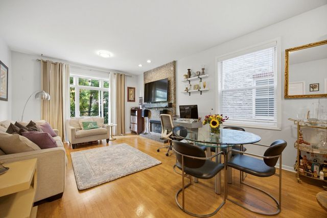2127 W Rice Street 2E, Chicago, IL 60622
