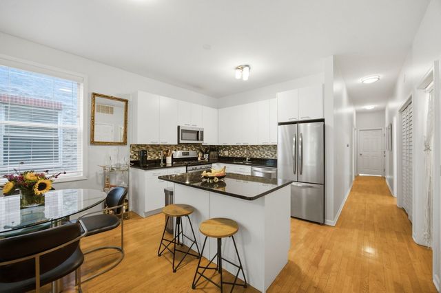 2127 W Rice Street 2E, Chicago, IL 60622