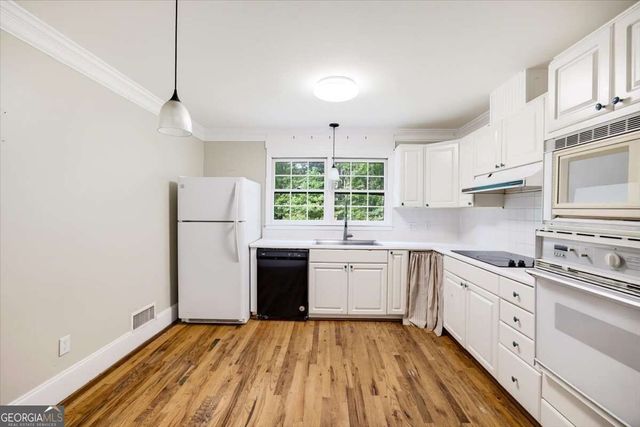 435 NW Stonehenge Drive, Marietta, GA 30064