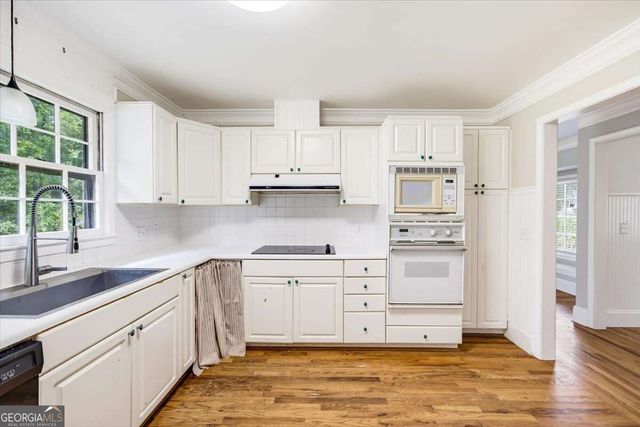 435 NW Stonehenge Drive, Marietta, GA 30064