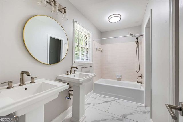 435 NW Stonehenge Drive, Marietta, GA 30064