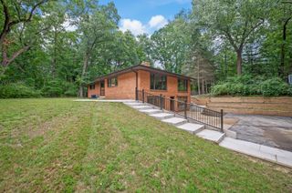 9555 Dunewood Drive, Bridgman, MI 49106